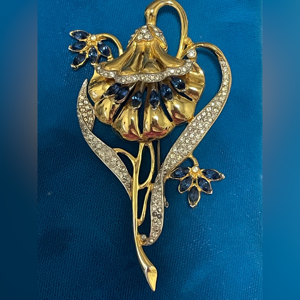 Coro Brooch Trembler Lotus Flower 1940's Adolph Katz Rhinestones Gold Plated